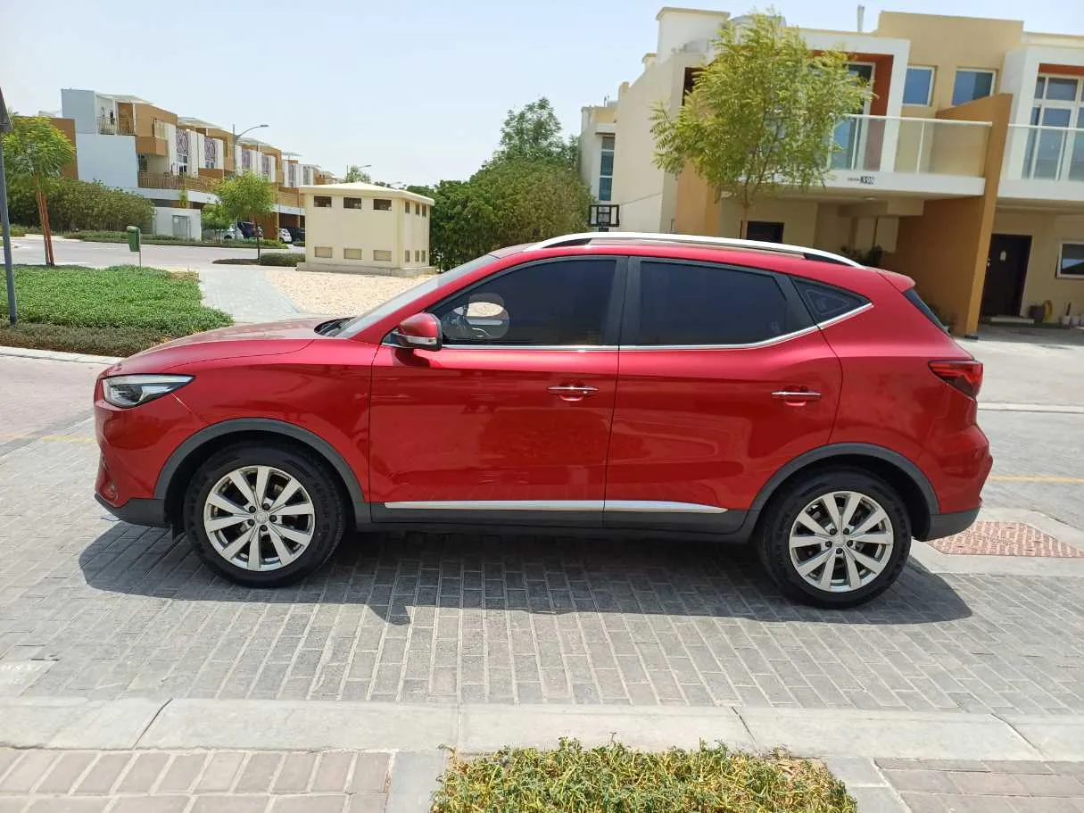 Car image 4