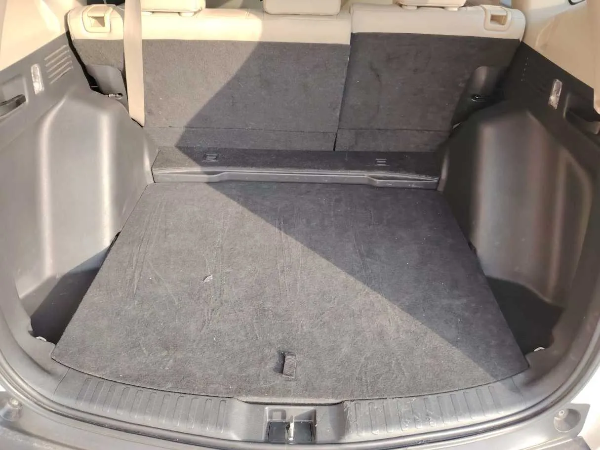 Car image 35