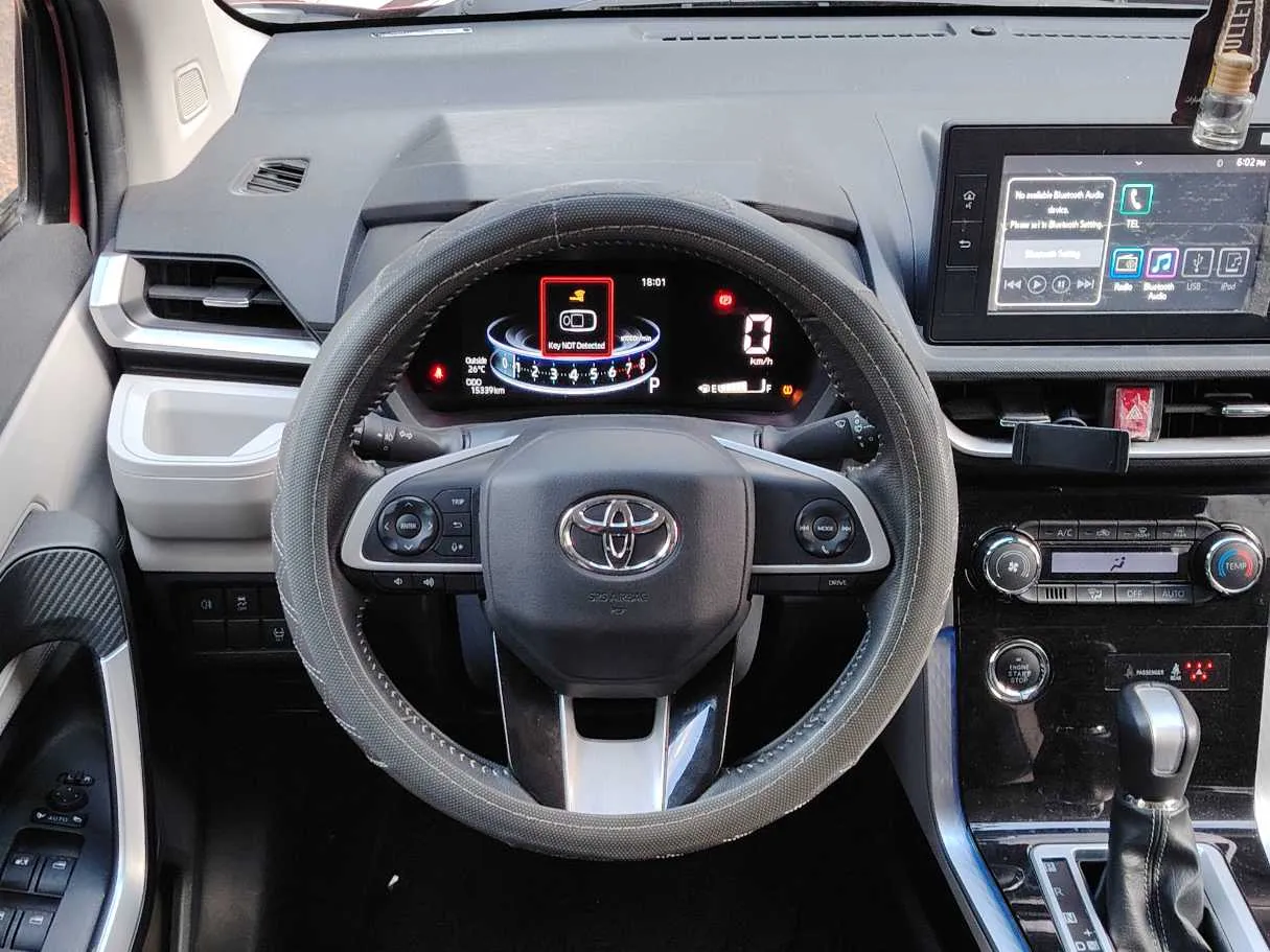 Car image 24