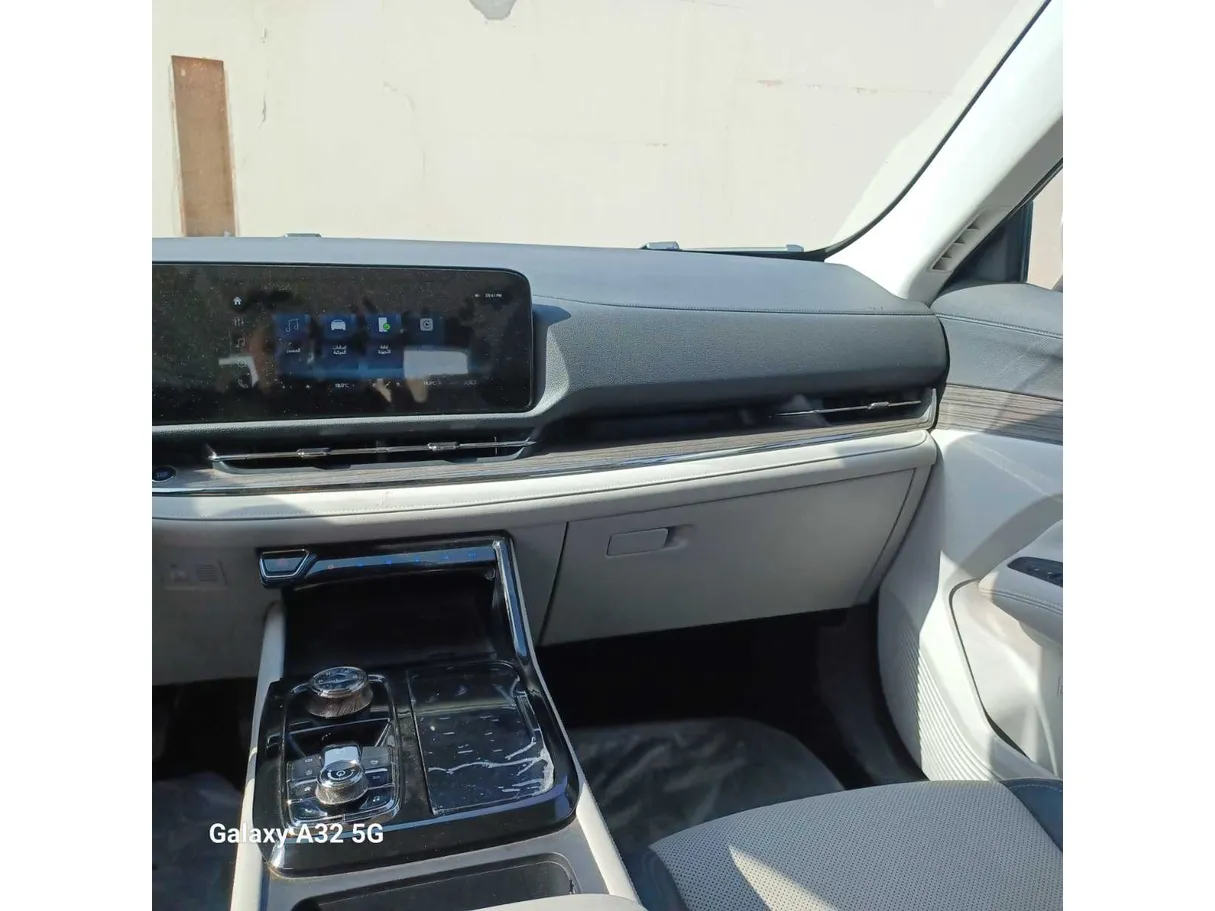 Car image 29
