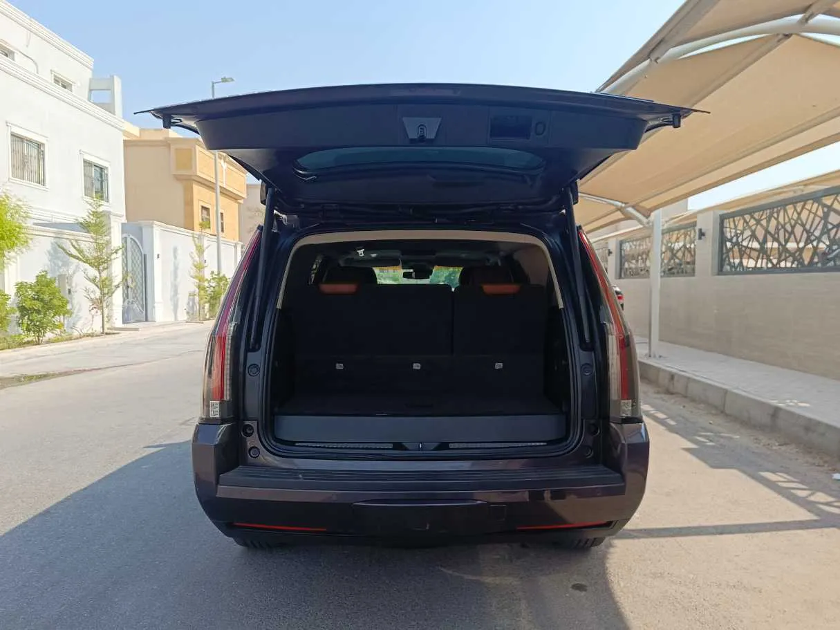 Car image 32