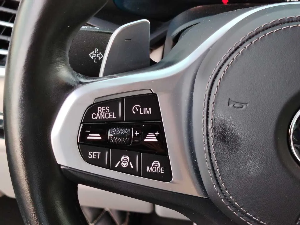 Car image 31