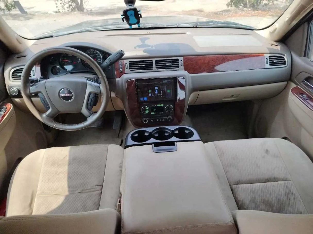 Car image 22