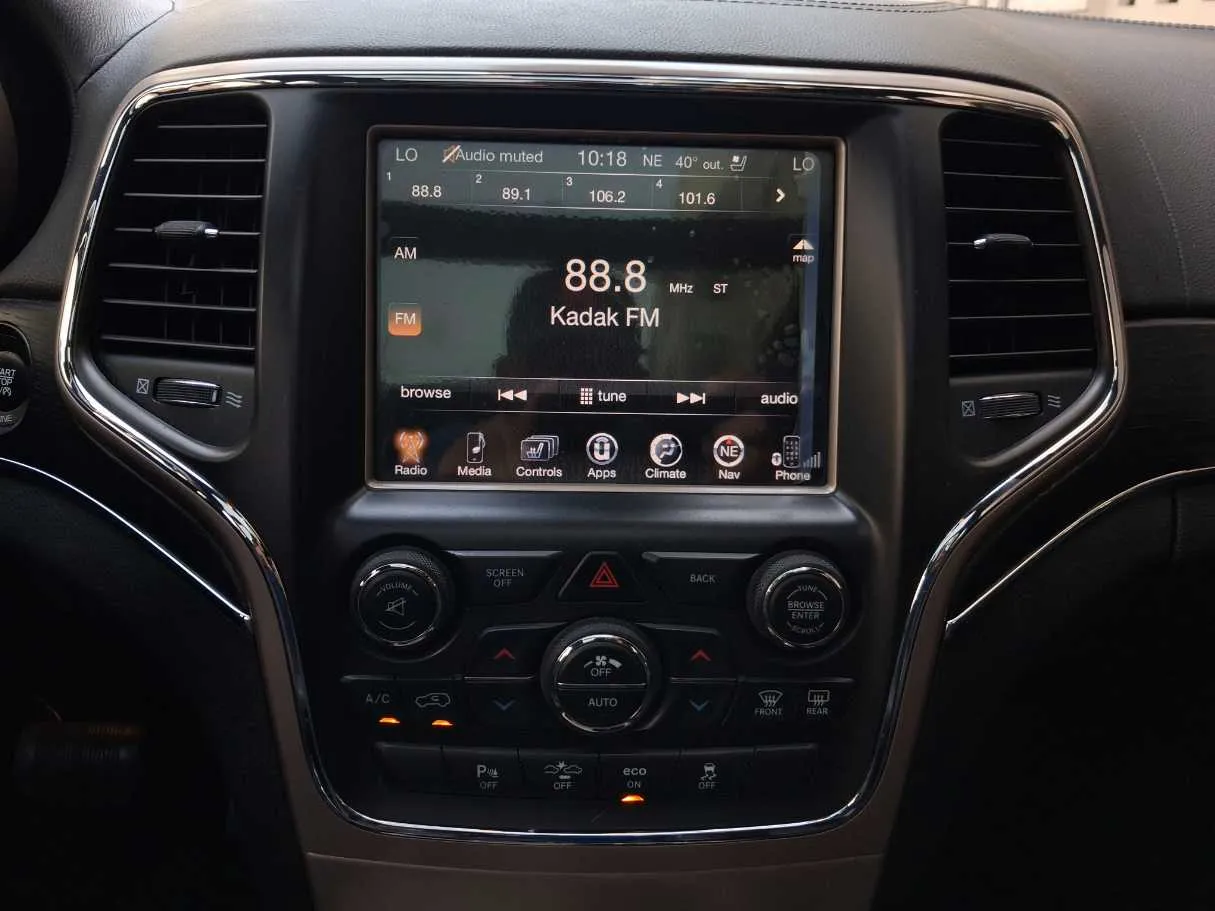 Car image 15