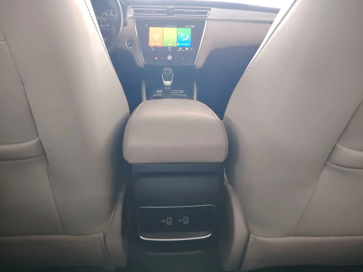 Car image 31
