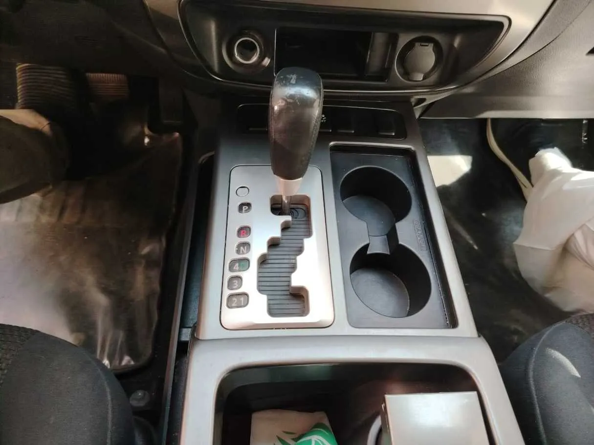 Car image 25