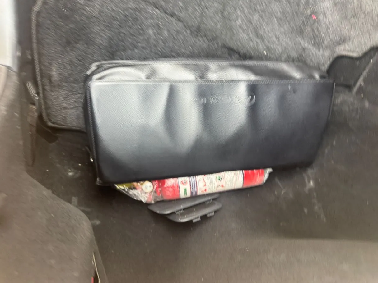 Car image 22
