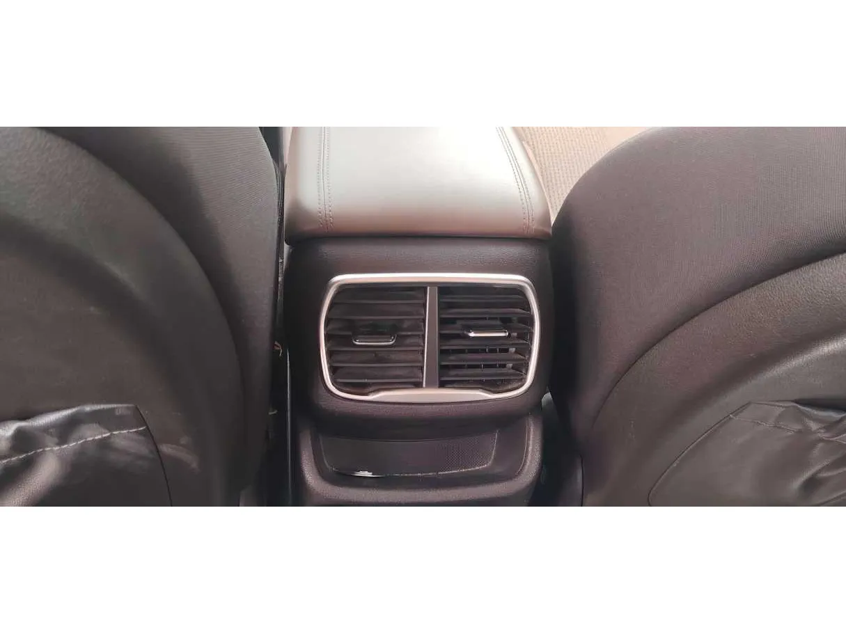 Car image 29