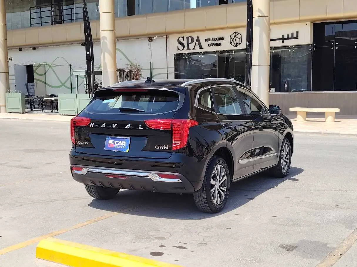 Car image 5