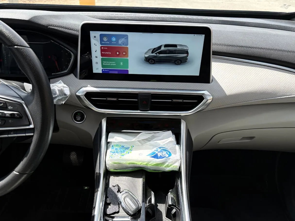 Car image 19