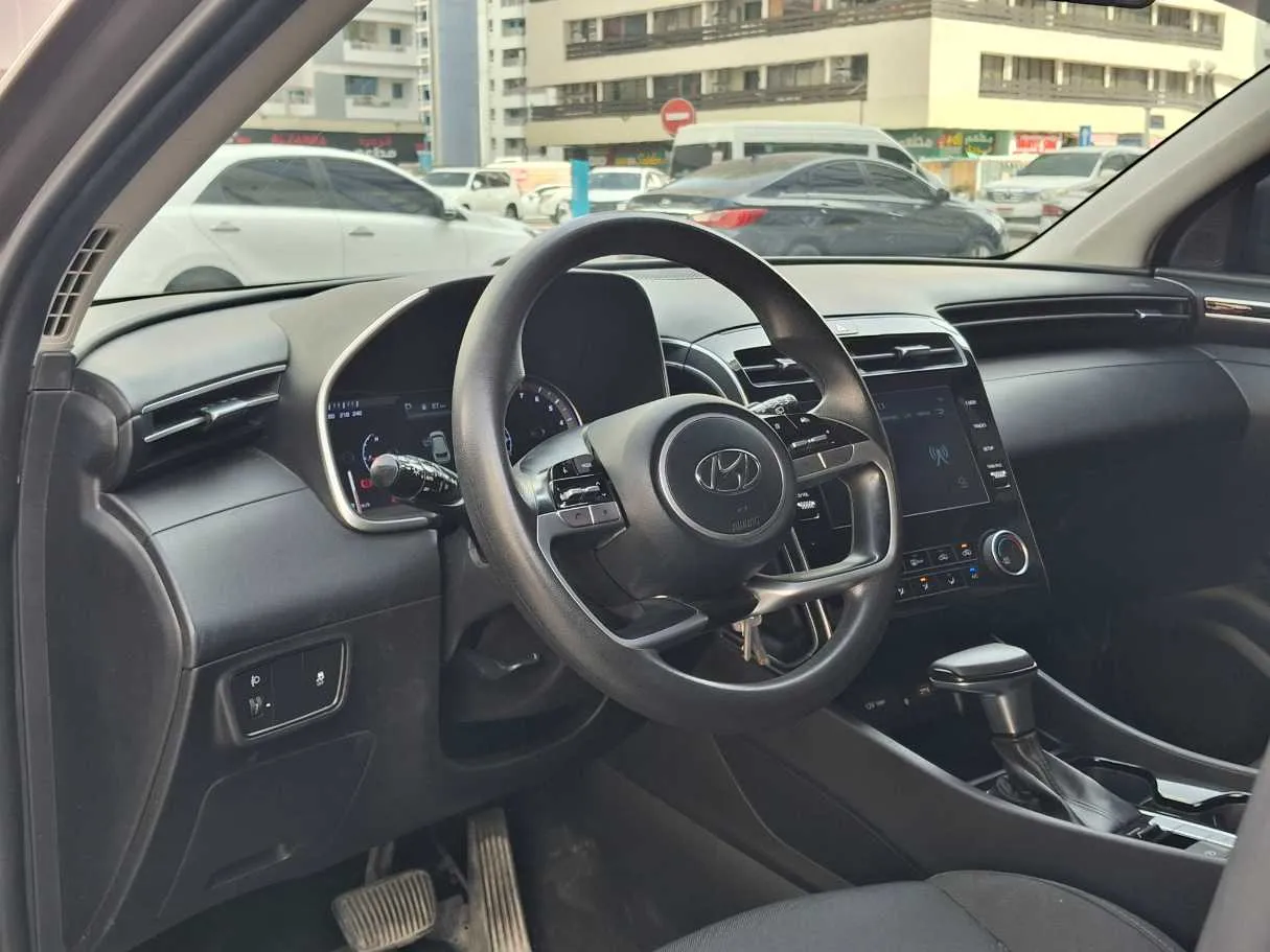 Car image 11