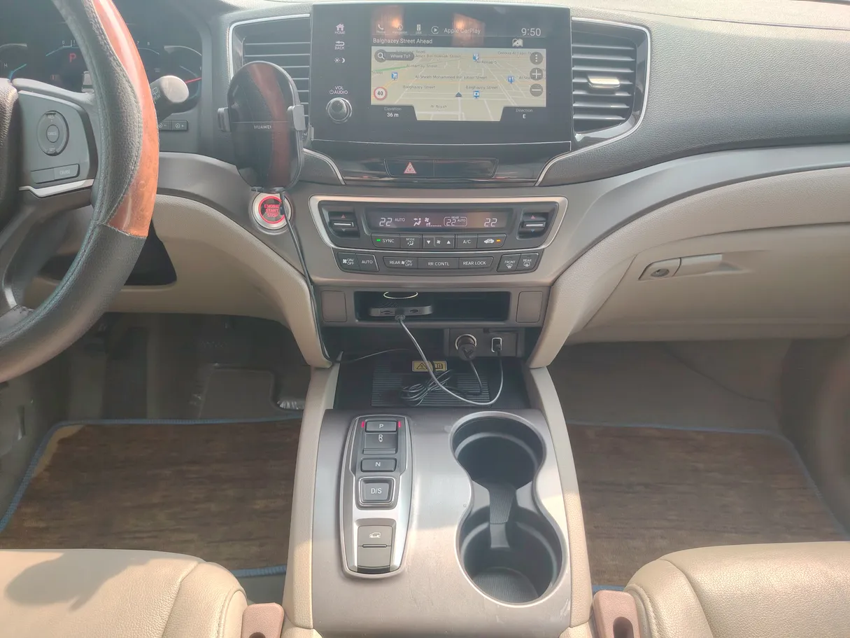 Car image 18