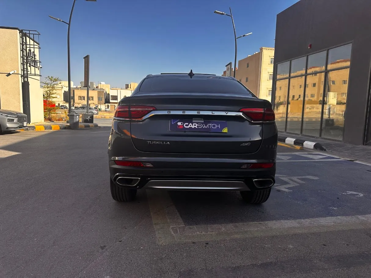 Car image 6