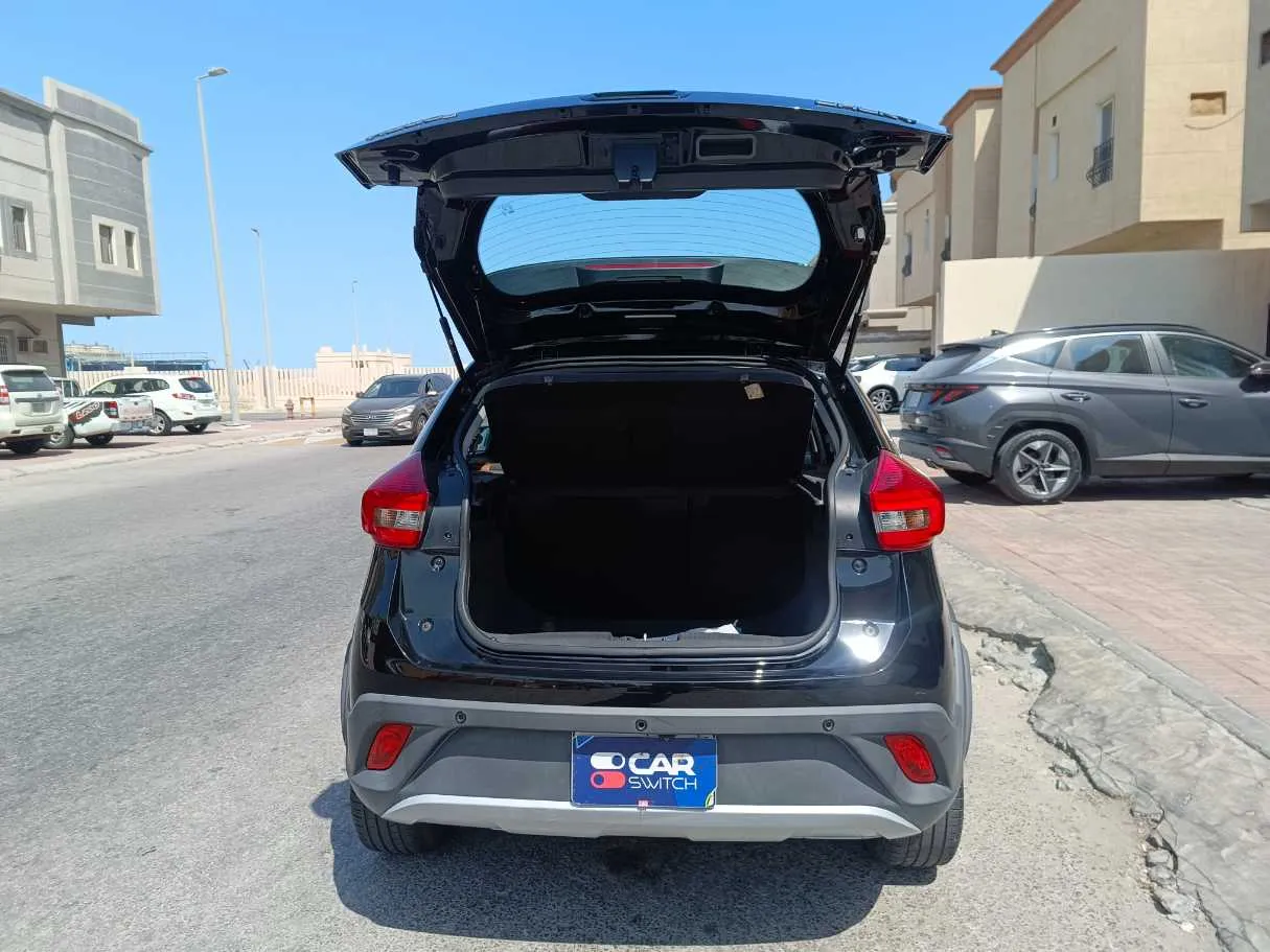 Car image 25