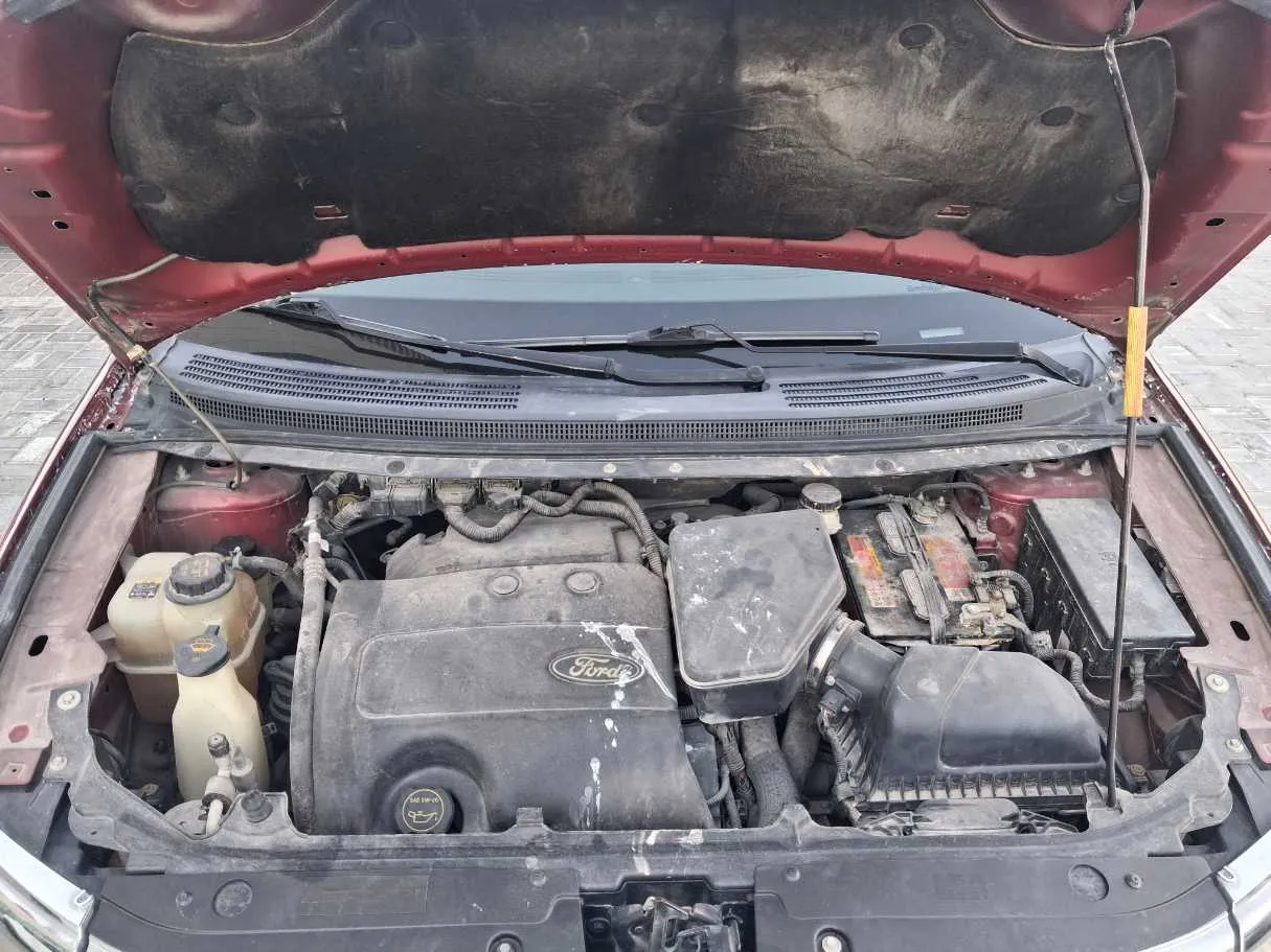 Car image 19