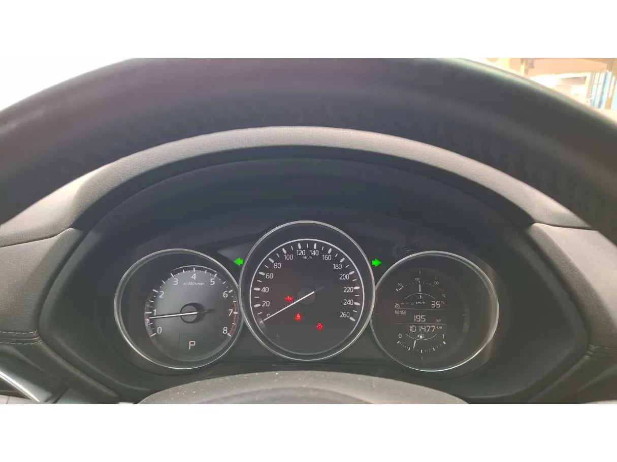 Car image 18