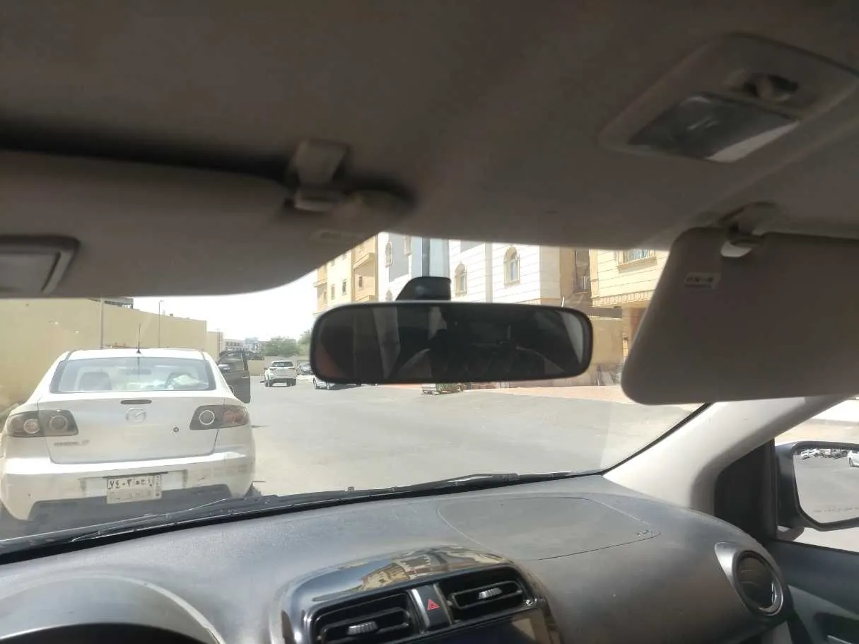 Car image 36