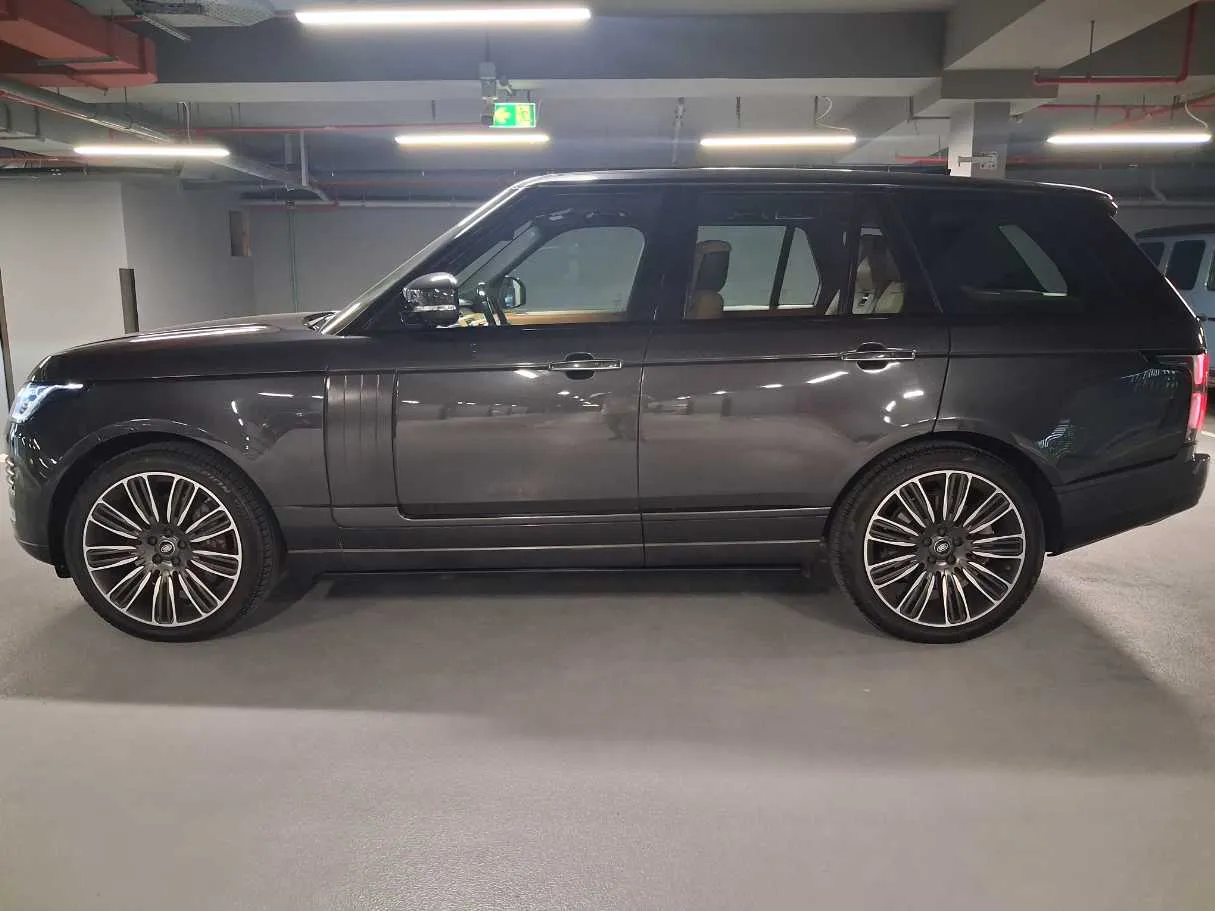 Car image 8