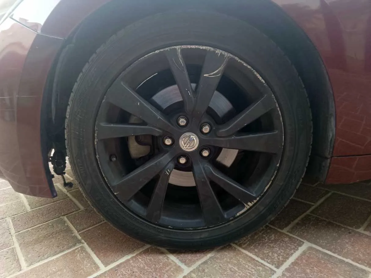 Car image 10