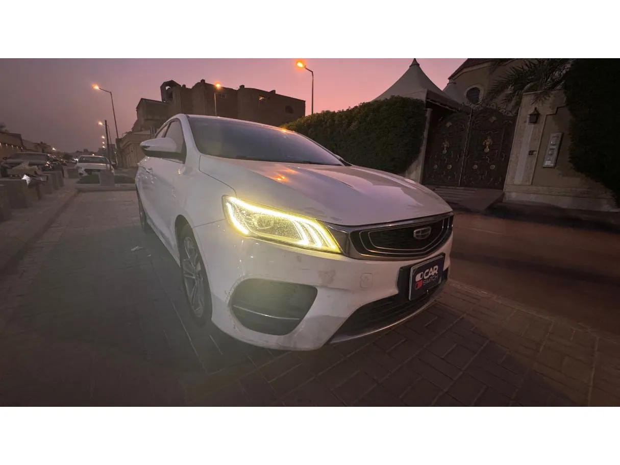 Car image 3