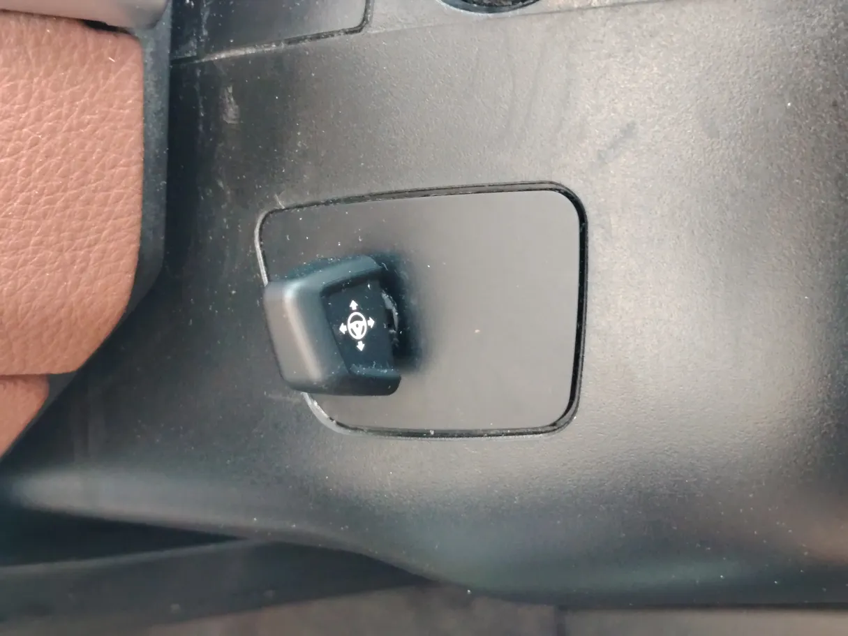 Car image 34