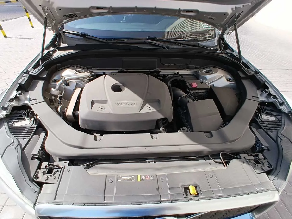 Car image 26