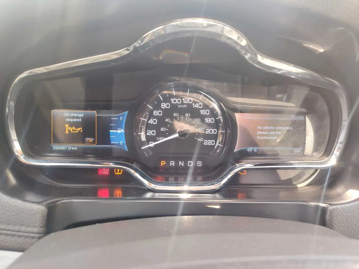 Car image 25