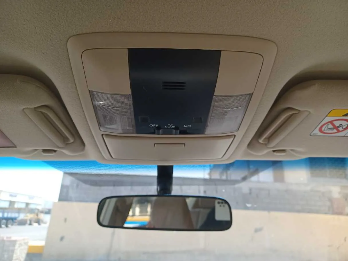 Car image 23