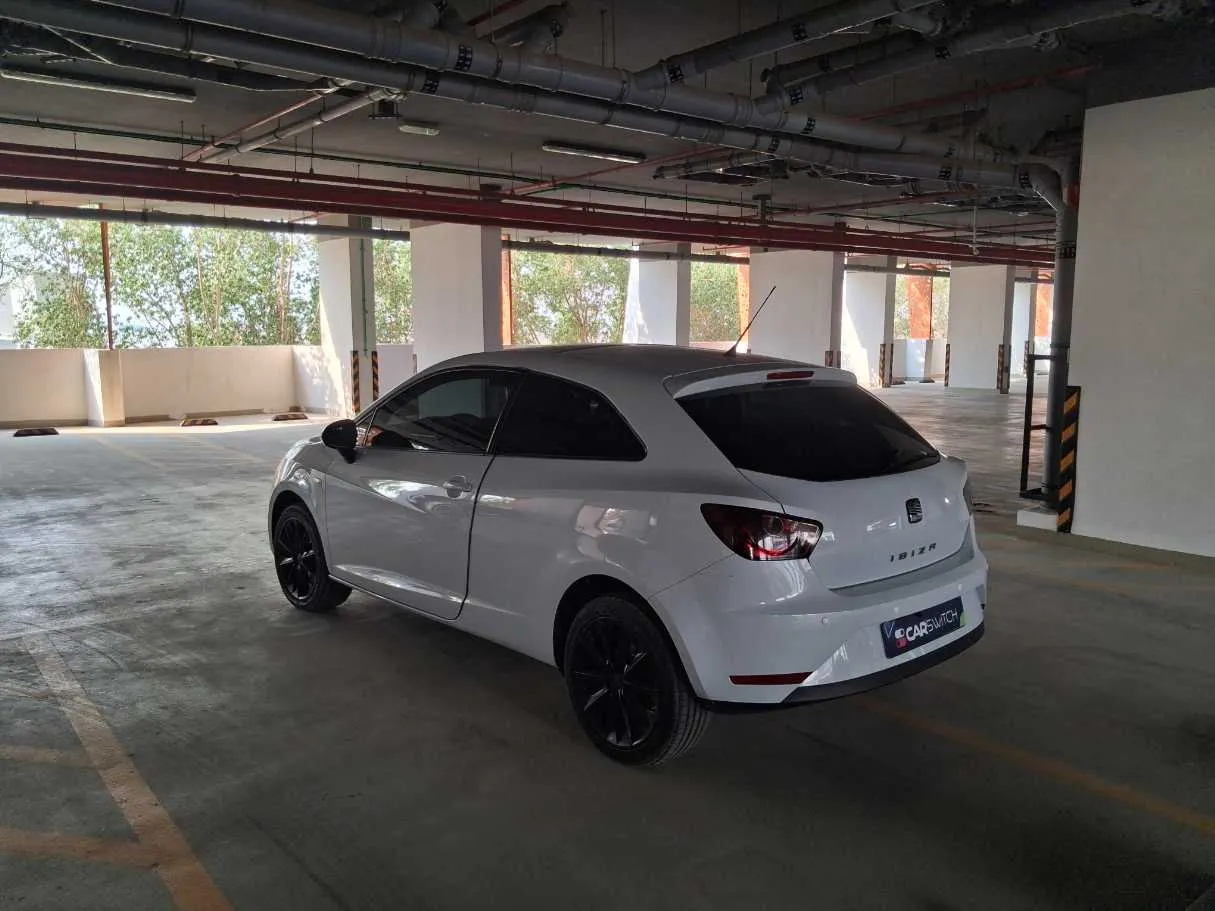 Car image 7
