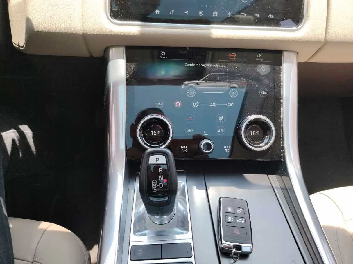 Car image 28
