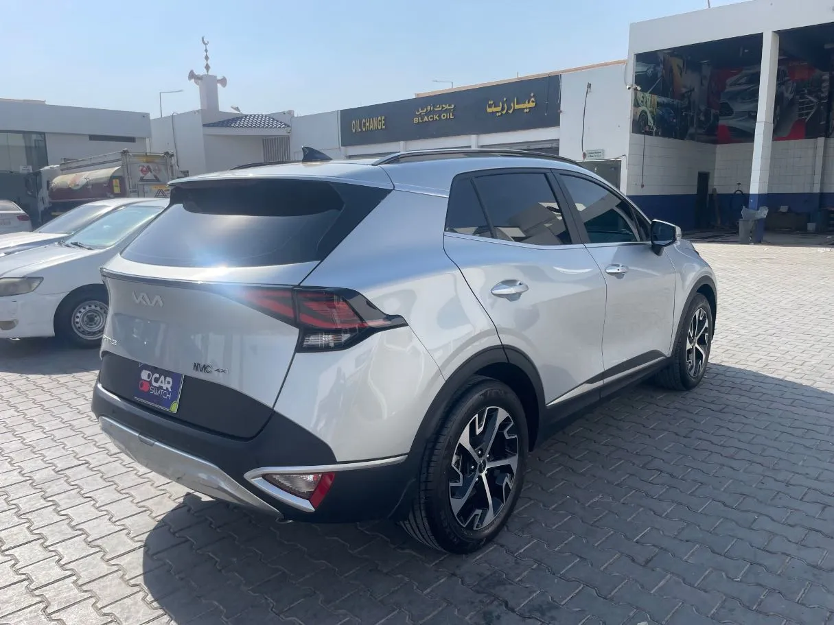Car image 5