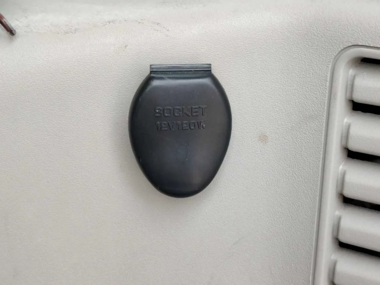 Car image 27