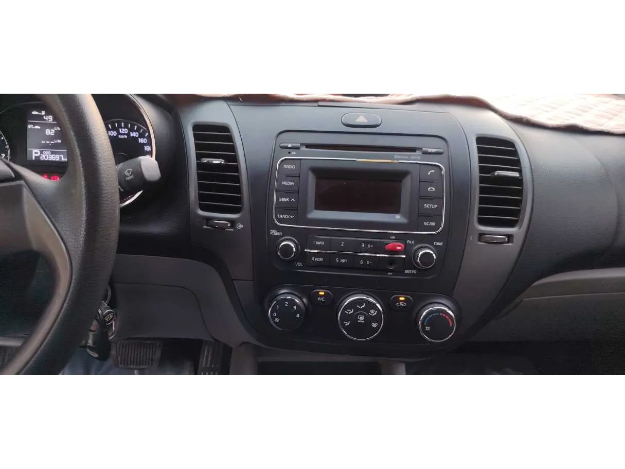 Car image 16