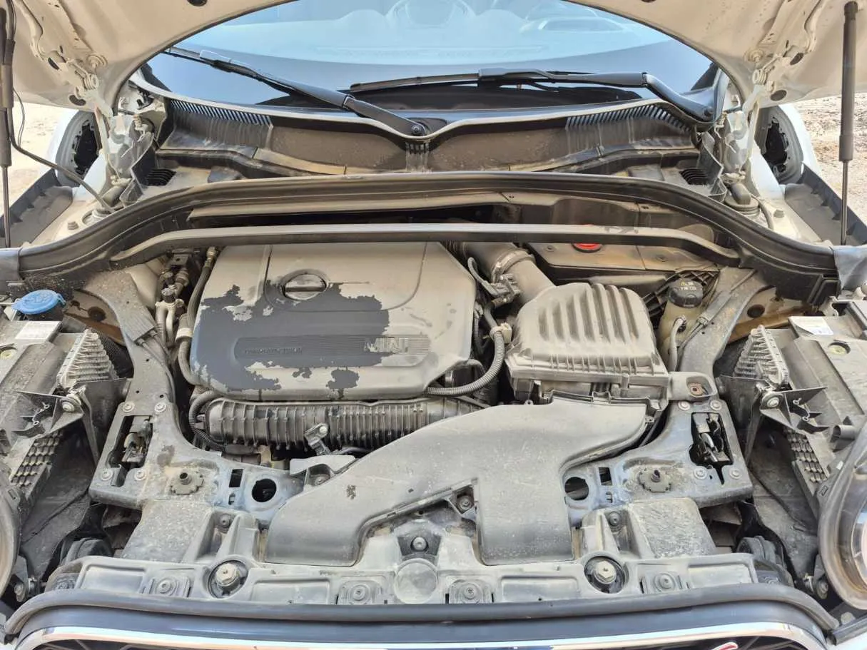 Car image 38