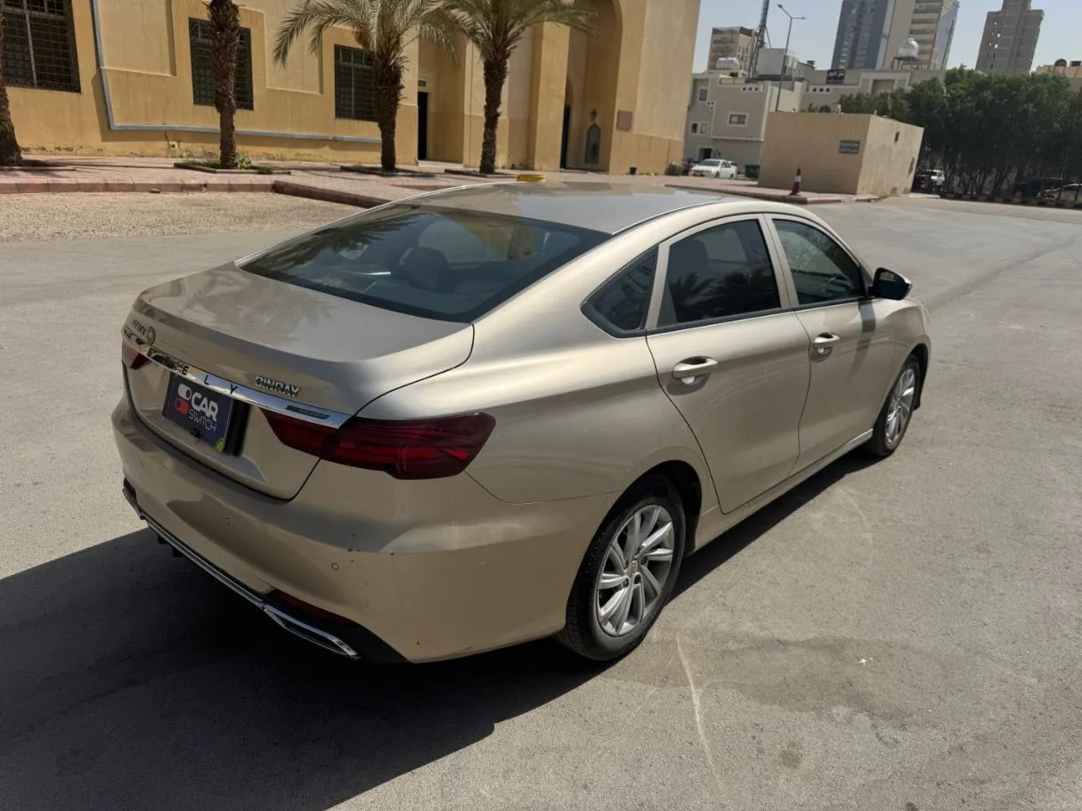 Car image 5