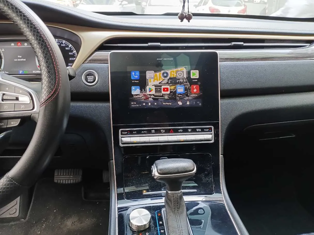 Car image 16