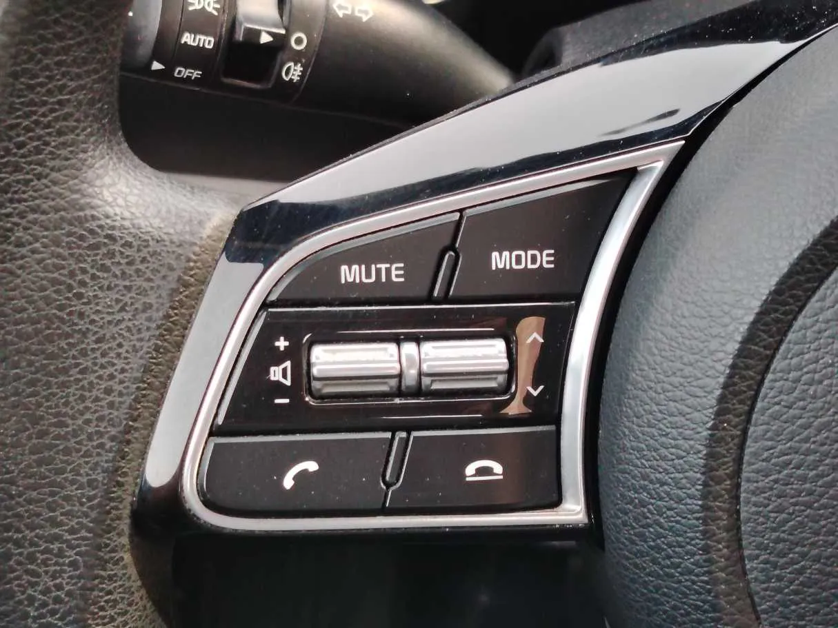 Car image 28