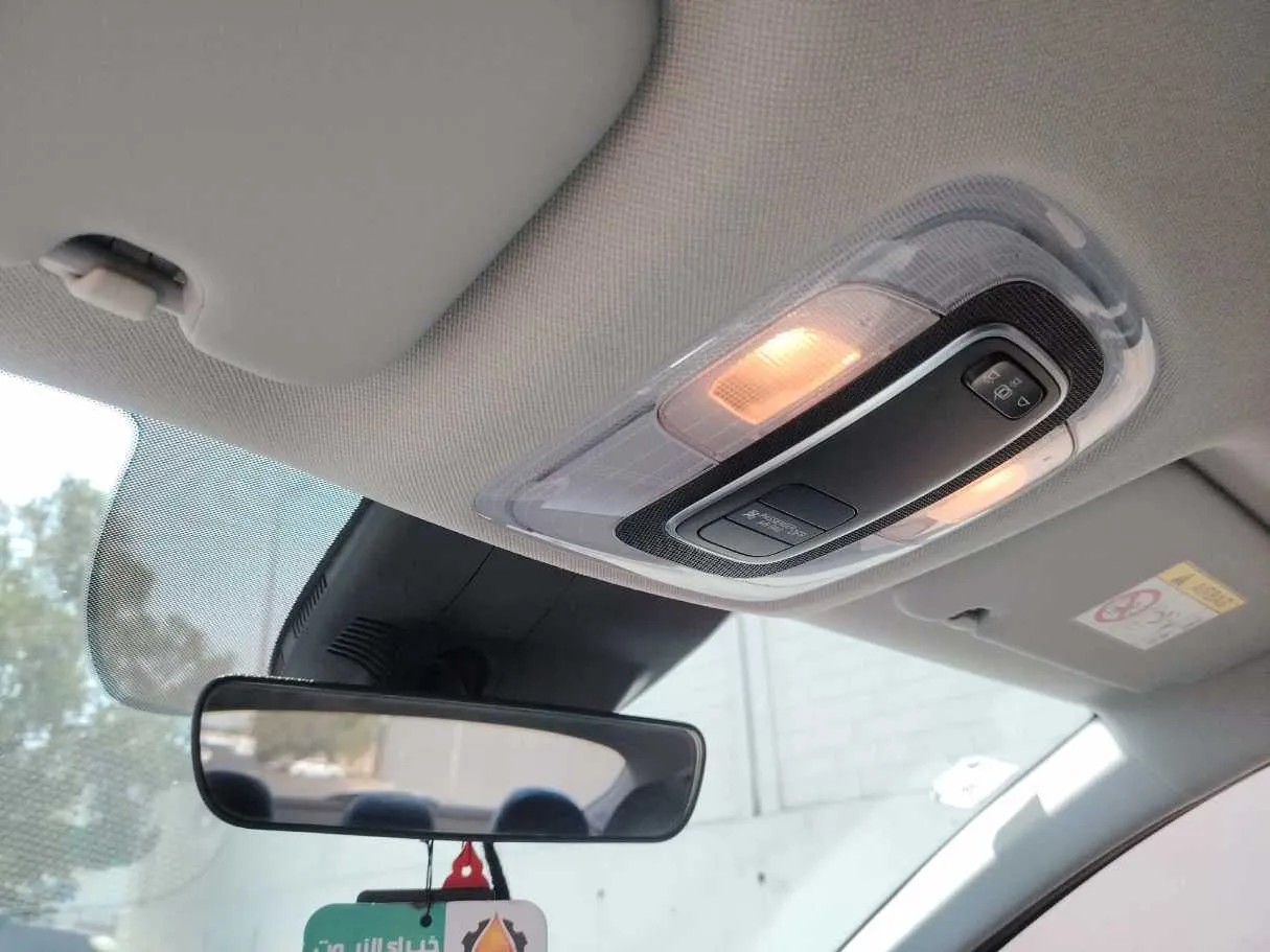 Car image 29