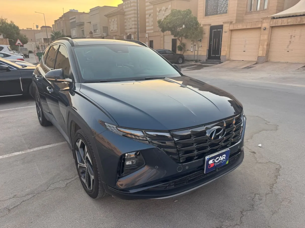 Car image 3