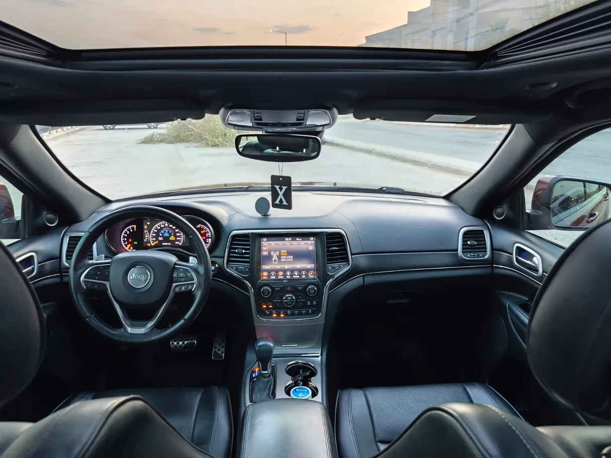 Car image 7