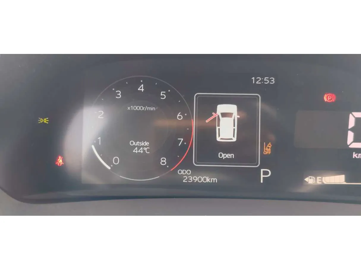 Car image 19