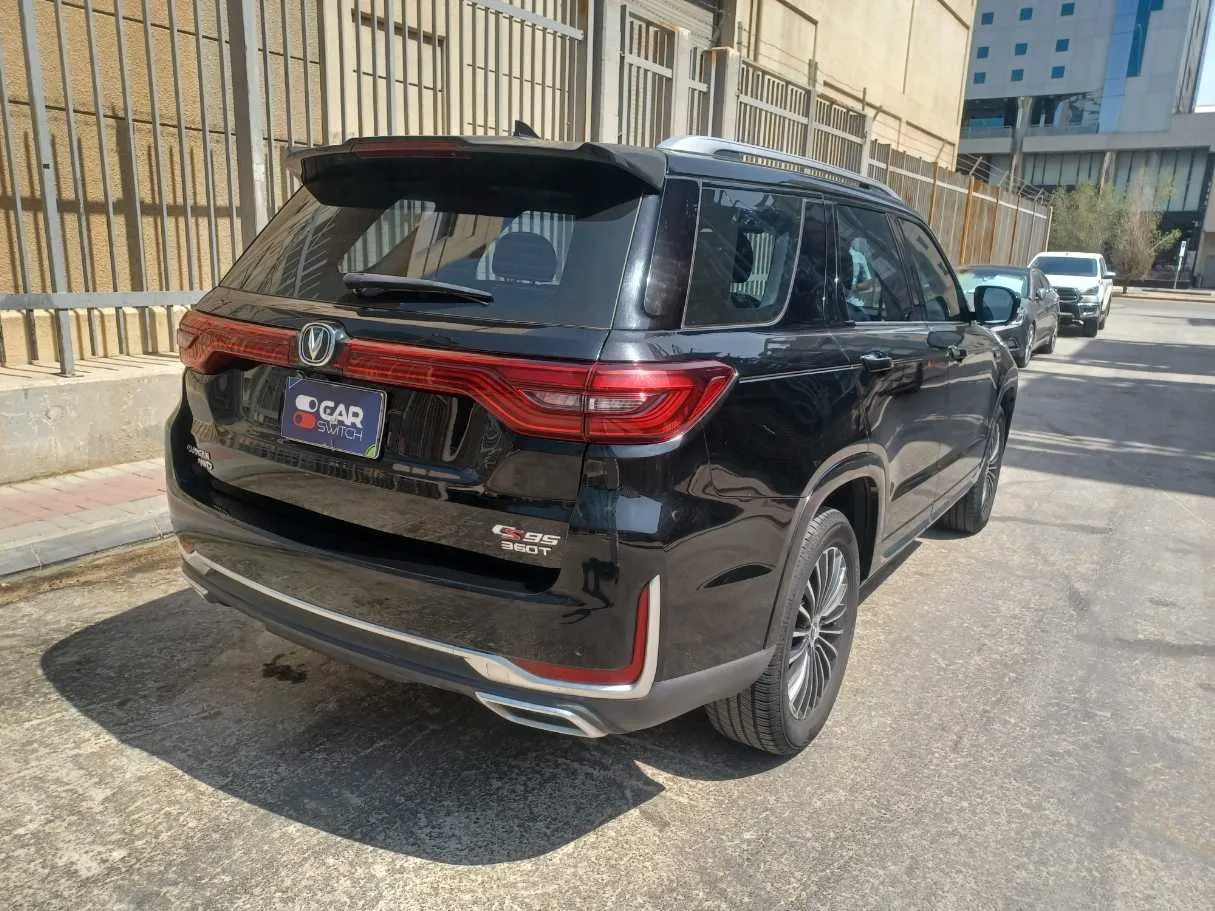 Car image 5