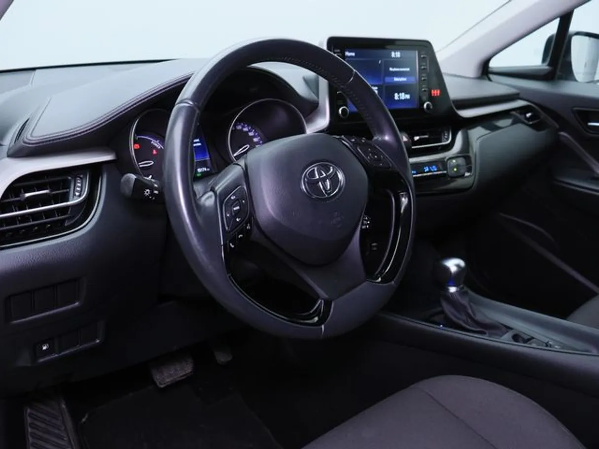 Car image 4