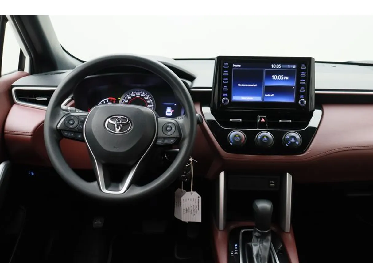 Car image 15