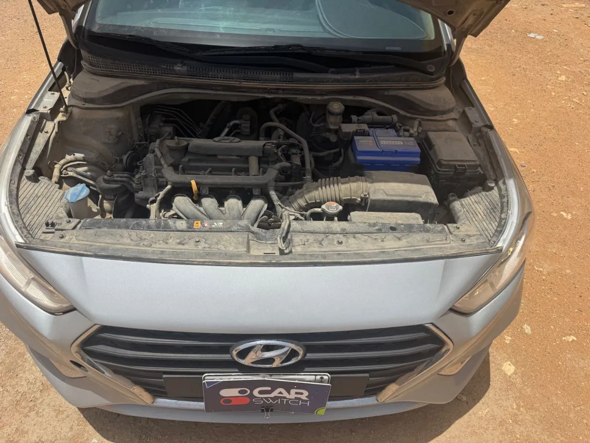 Car image 18