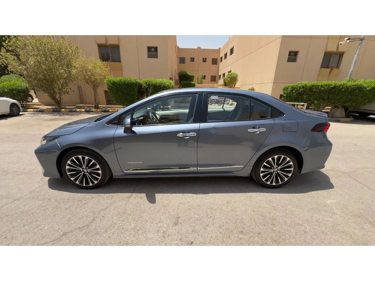 Car image 8