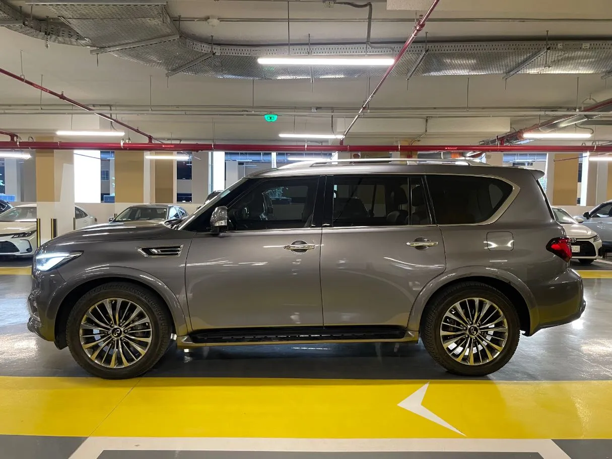 Car image 8