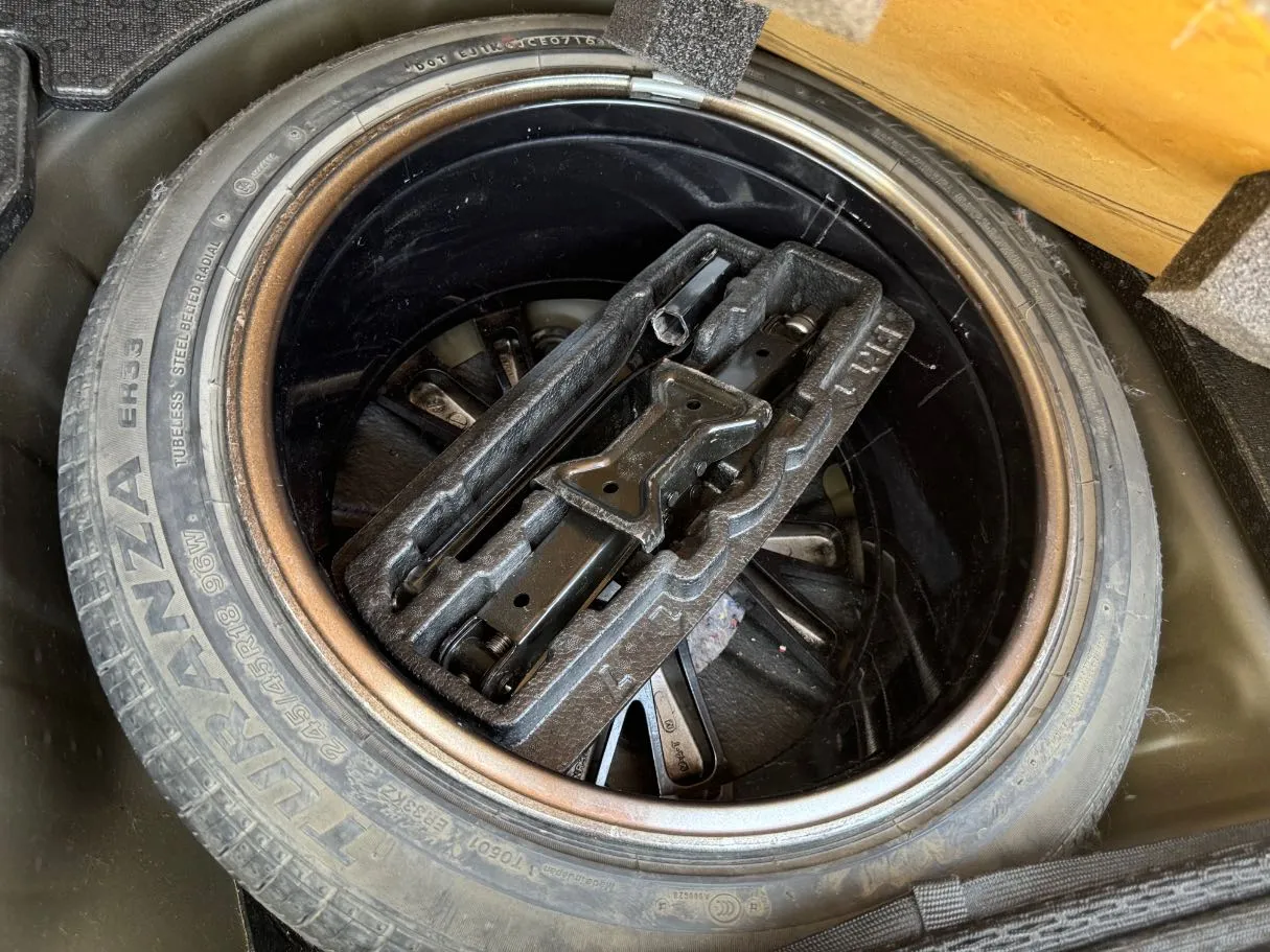 Car image 21