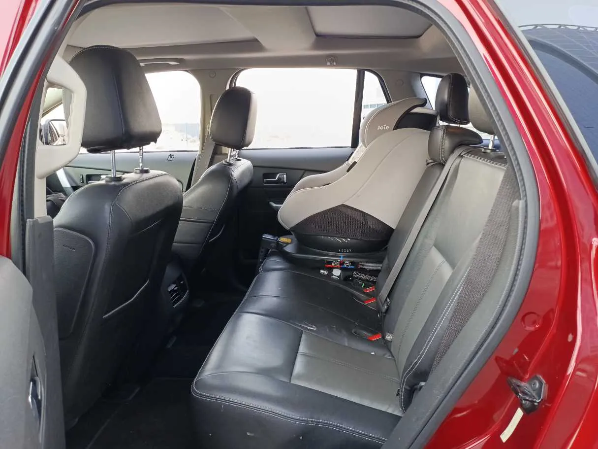 Car image 13