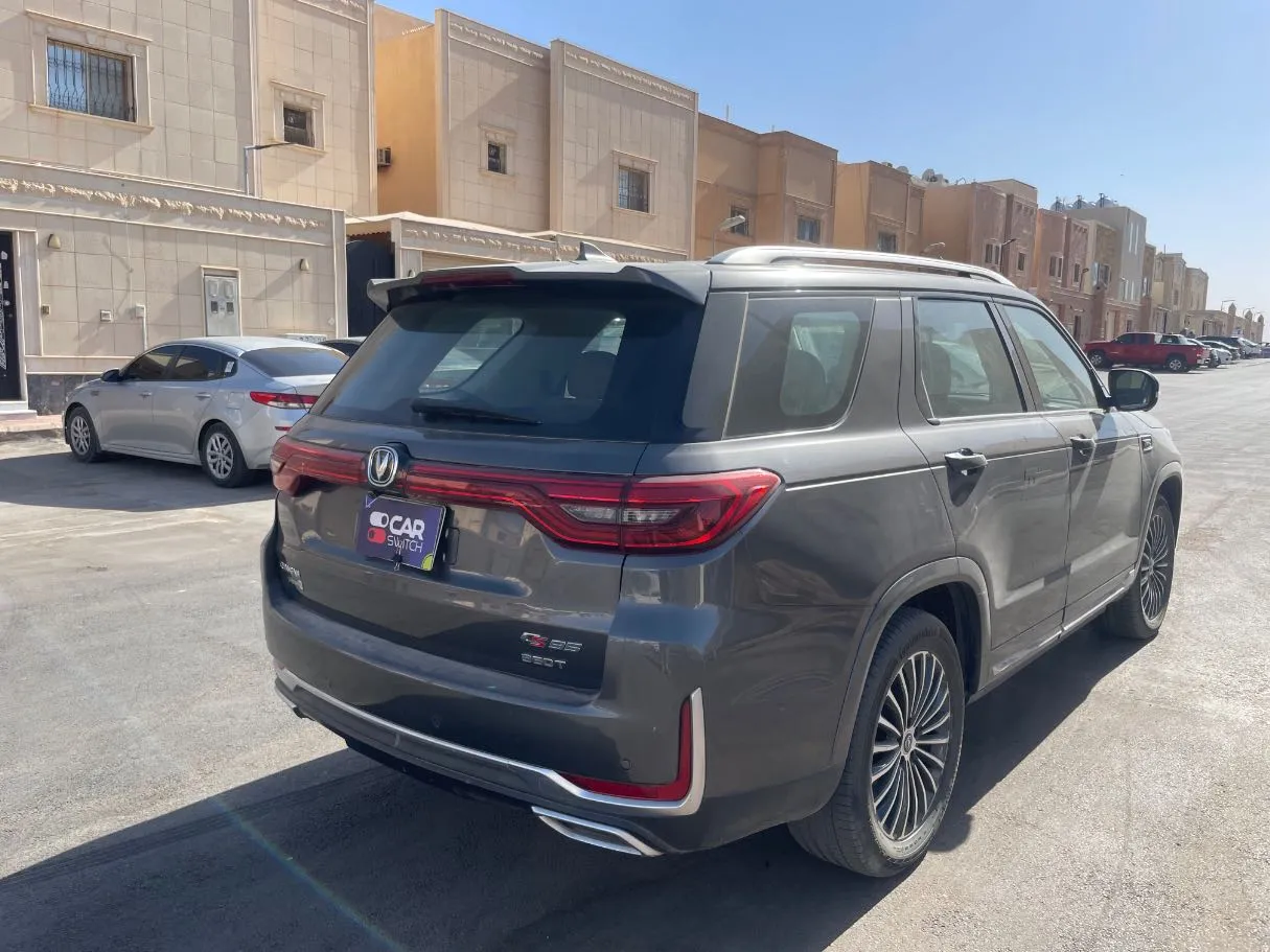 Car image 5